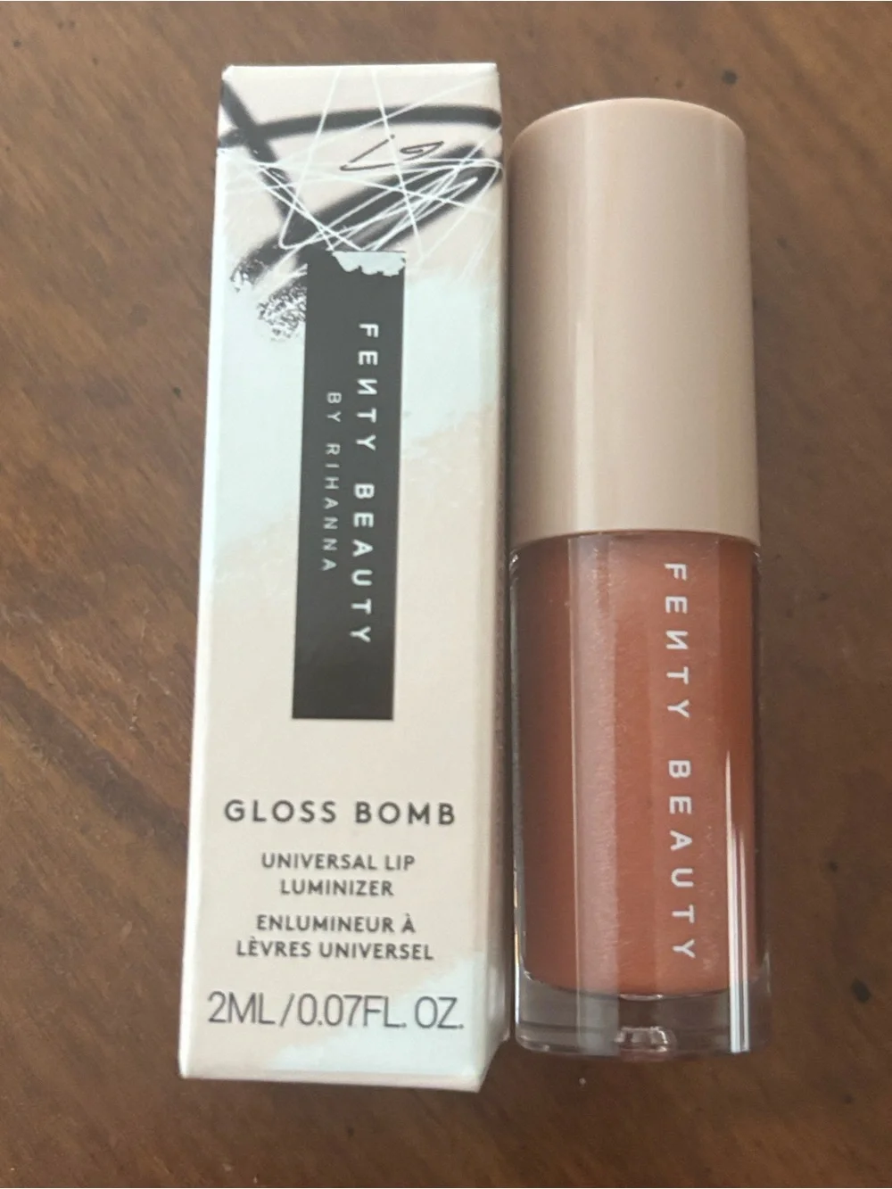 Fenty Beauty Gloss Bomb Lip Luminizer — Shade-Fenty Glow #01